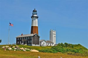 1280px-Montauk_Point_Light_from_Beach_on_a_nice_summer_afternoon_2010-300x199.jpg